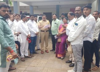 निलम गायकवाडचा खून करणाऱ्या नराधमाला फाशी द्या पुरंदर तालुक्यातील विविध पक्षांच्या संघटनेनी केली मागणी पोलिसांनी तपासात हलगर्जीपणा केला तर विविध पक्ष संघटनेच्या वतीने आंदोलन करणार