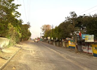 द. महाराष्ट्र न्यूज इफेक्ट वाघीरे महाविद्यालयासमोर अखेर प्रशासनाने स्पीडब्रेकर बसविला