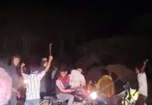 दिवे घाट व सासवड परिसरात दहशत माजवणाऱ्या कोयते नाचवणाऱ्या बुलेटस्वारांवर अखेर गुन्हा दाखल पोलिसांनी भर बाजार पेठेतून ढिंड काढावी नागरिकांची मागणी